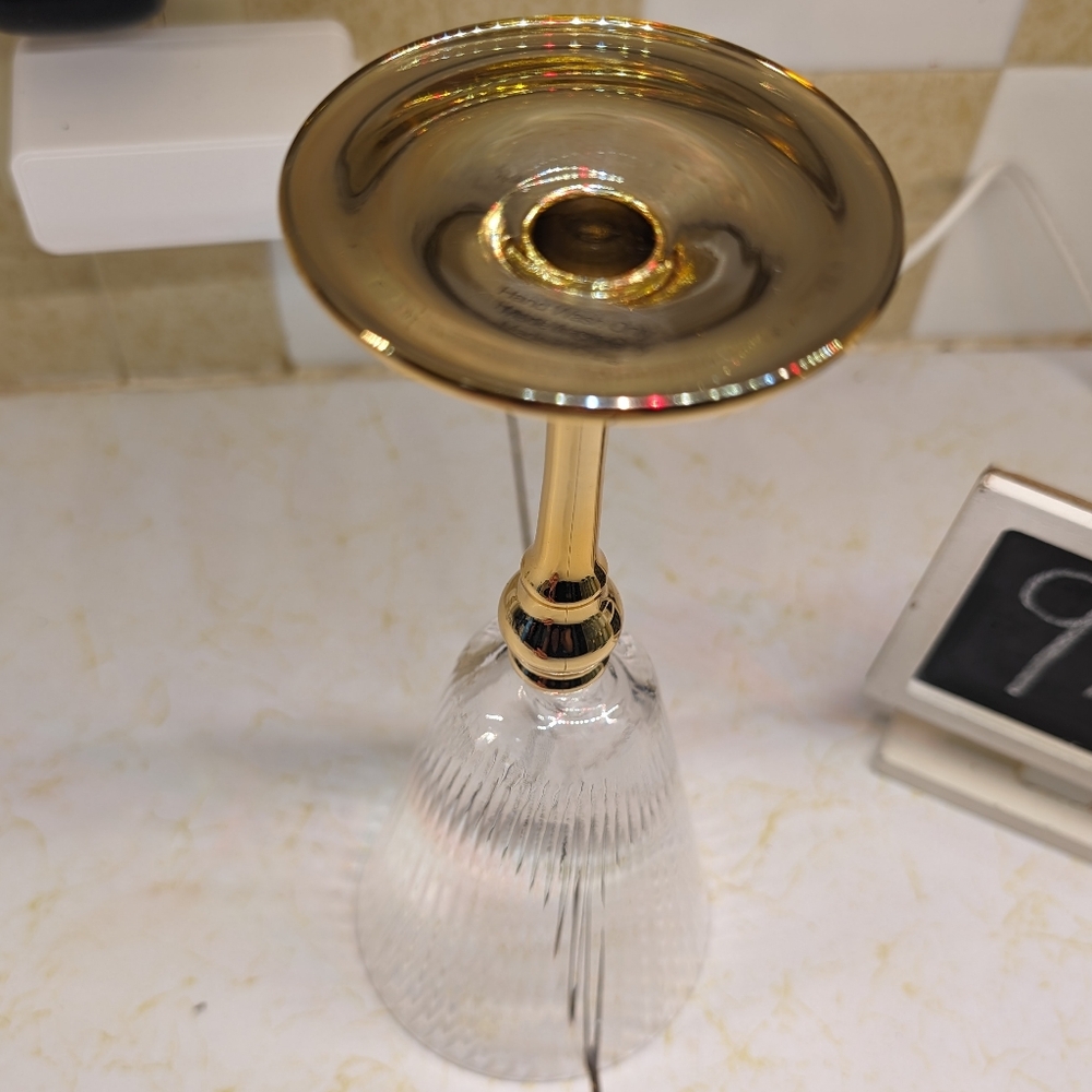 Contemporary NWOT clear/gold crystal 9" textured wine glass/ goblet - Picture 3 of 5